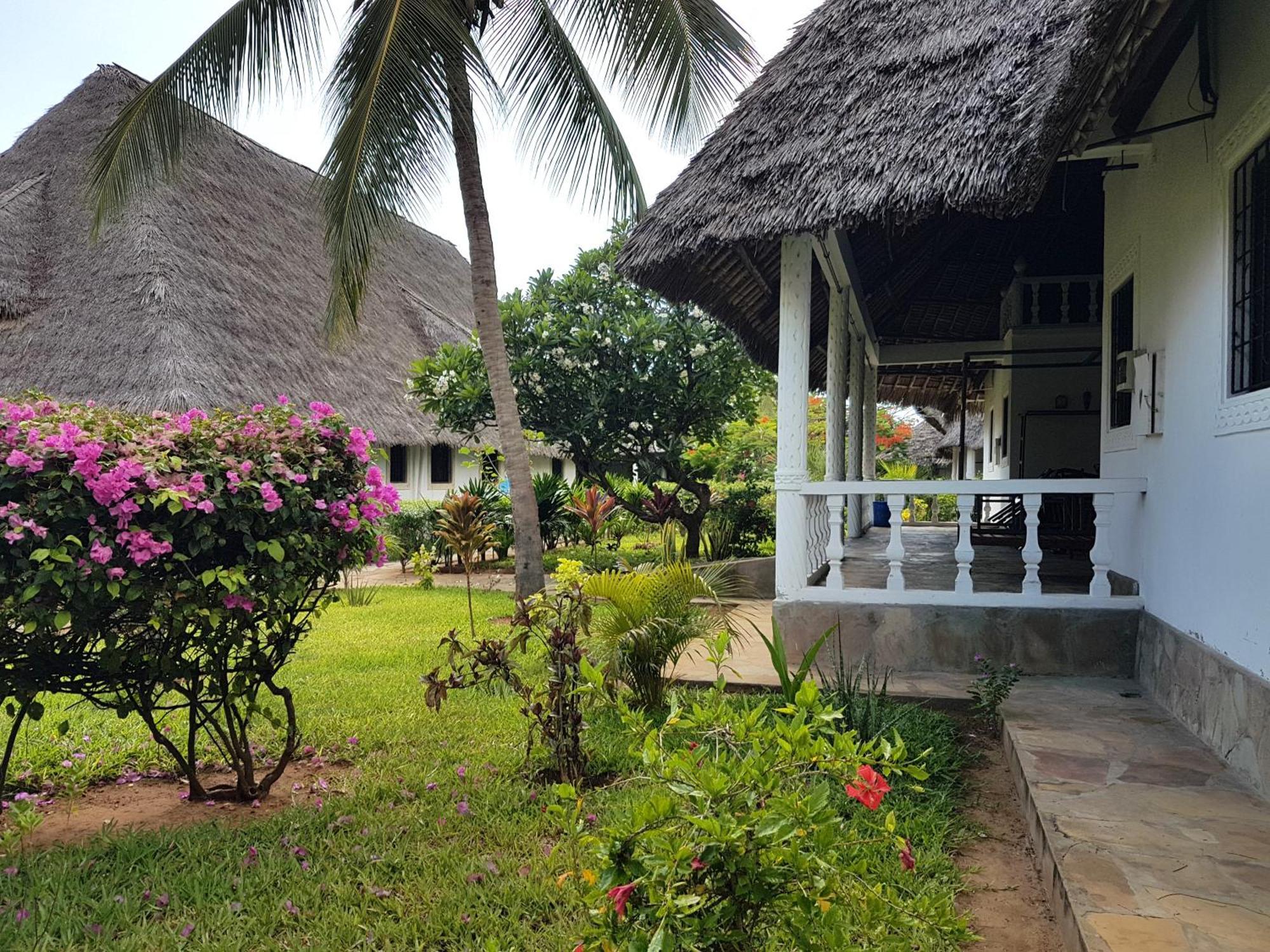 Karibuni Jeds Villas 85 & 86 Mambrui Exterior foto