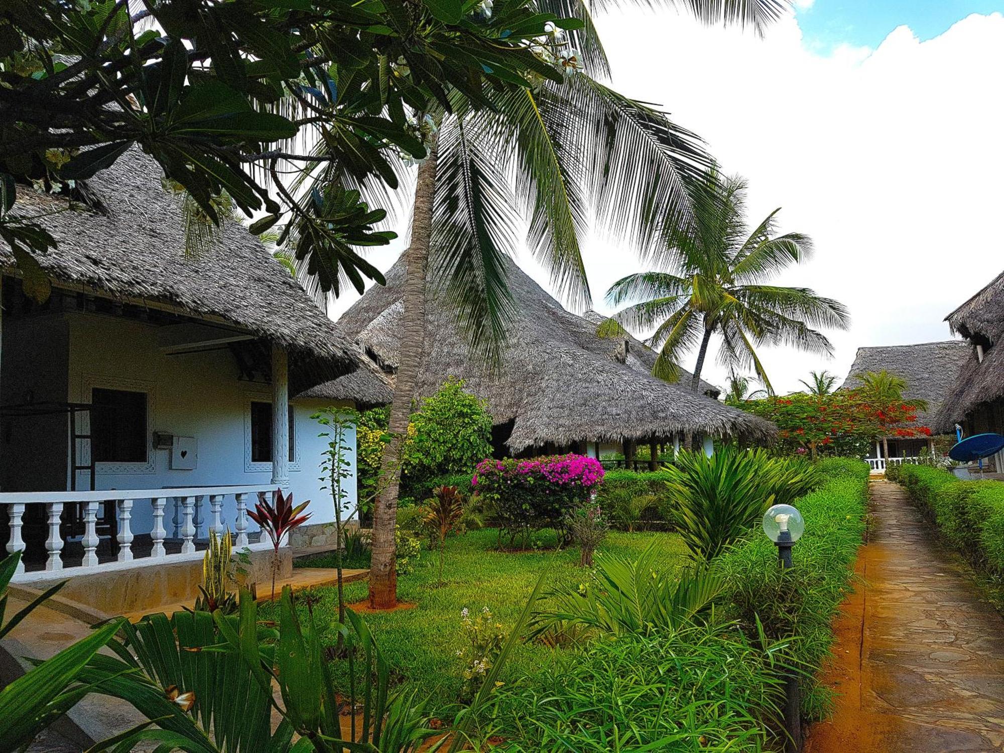 Karibuni Jeds Villas 85 & 86 Mambrui Exterior foto