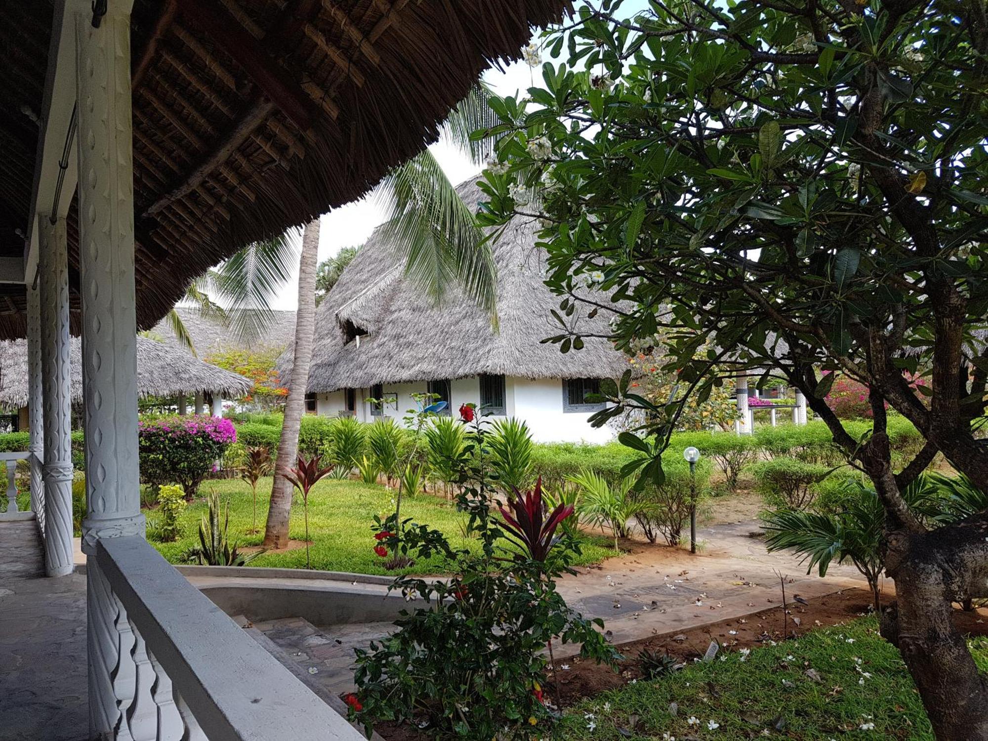 Karibuni Jeds Villas 85 & 86 Mambrui Exterior foto